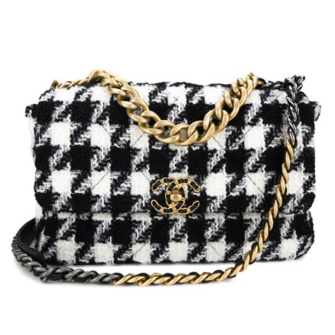 chanel 19 flap bag black and white